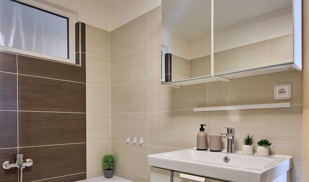 Prodej domu 260 m² s pozemkem 457 m², Ladná – náhled fotky 17