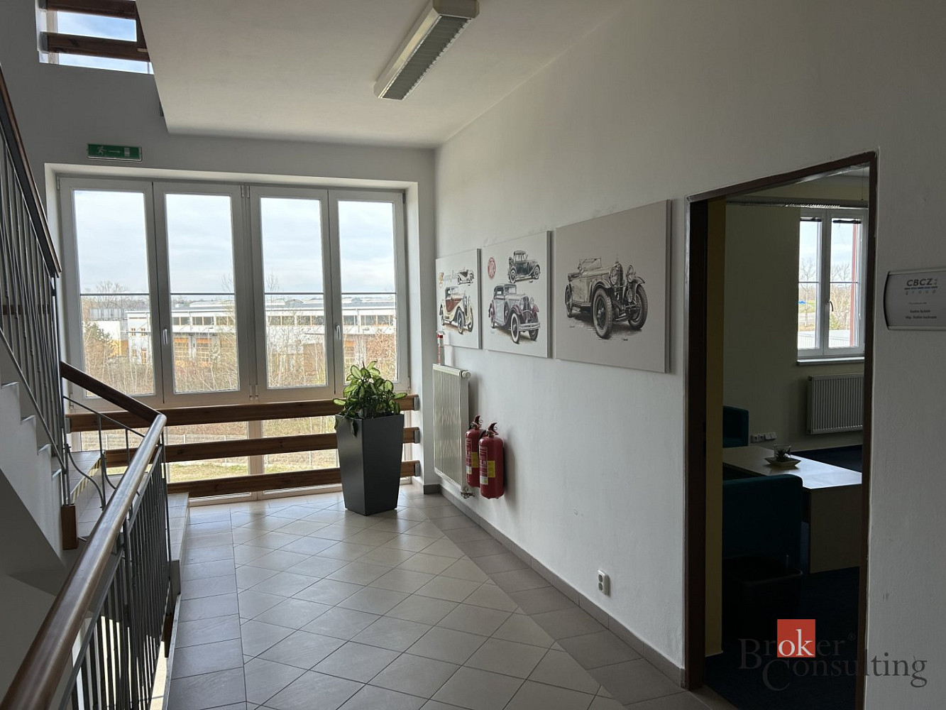 Pronájem kanceláře 126 m² – fotografie 3