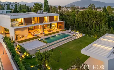 Prodej domu 1 057 m² s pozemkem 1 640 m², Guadalmina Alta, Španělsko