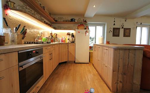 Prodej domu 195 m² s pozemkem 1 308 m², Teplá - Kladruby, okres Cheb