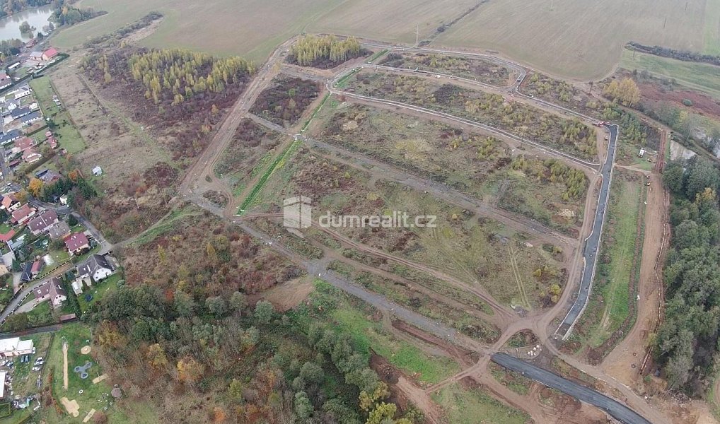 Prodej stavebního pozemku 1 659 m², Ostrov – náhled fotky 5
