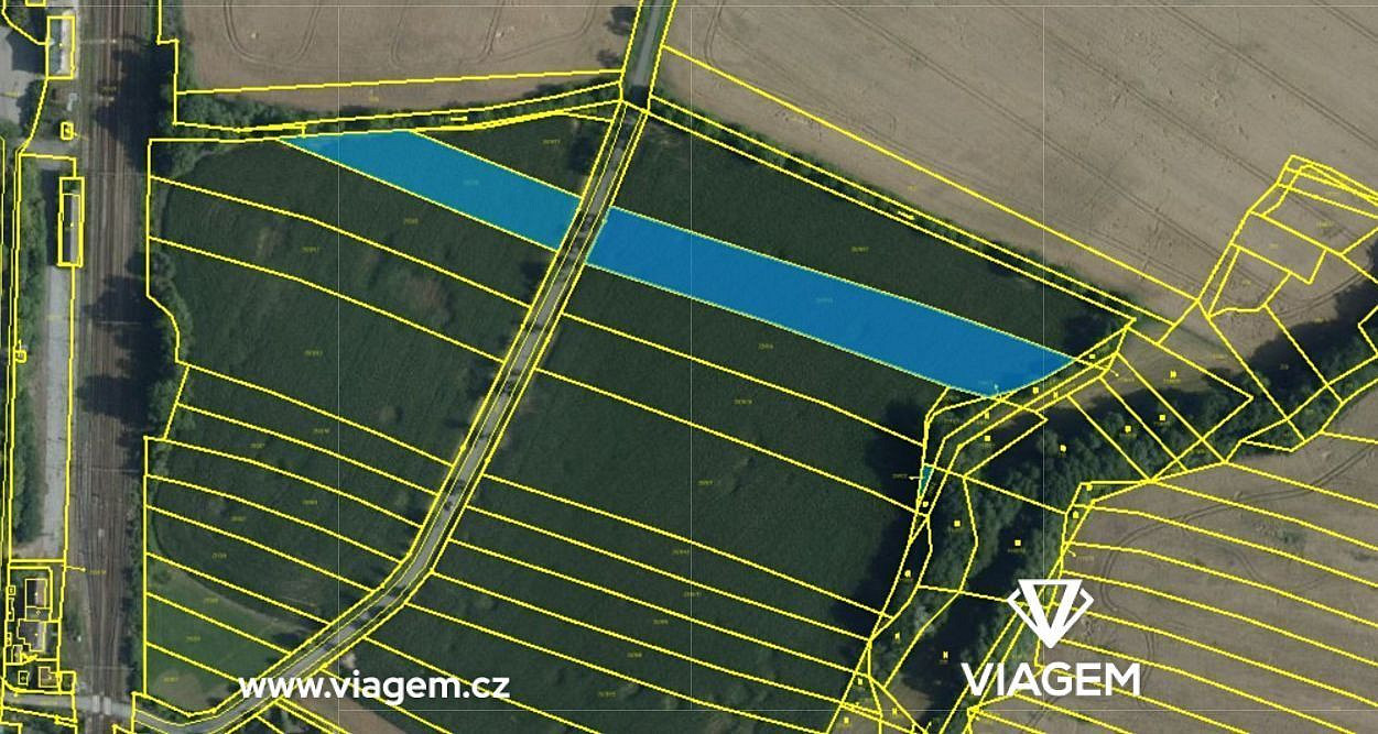 Prodej pole 2 445 m²