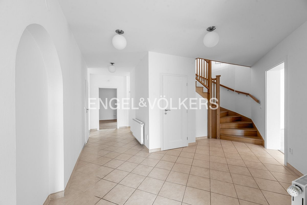 Prodej domu 403 m² s pozemkem 999 m² — photo 5