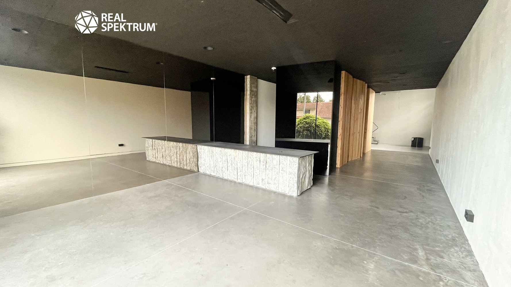 Pronájem obchodních prostor 140 m² – fotografie 3
