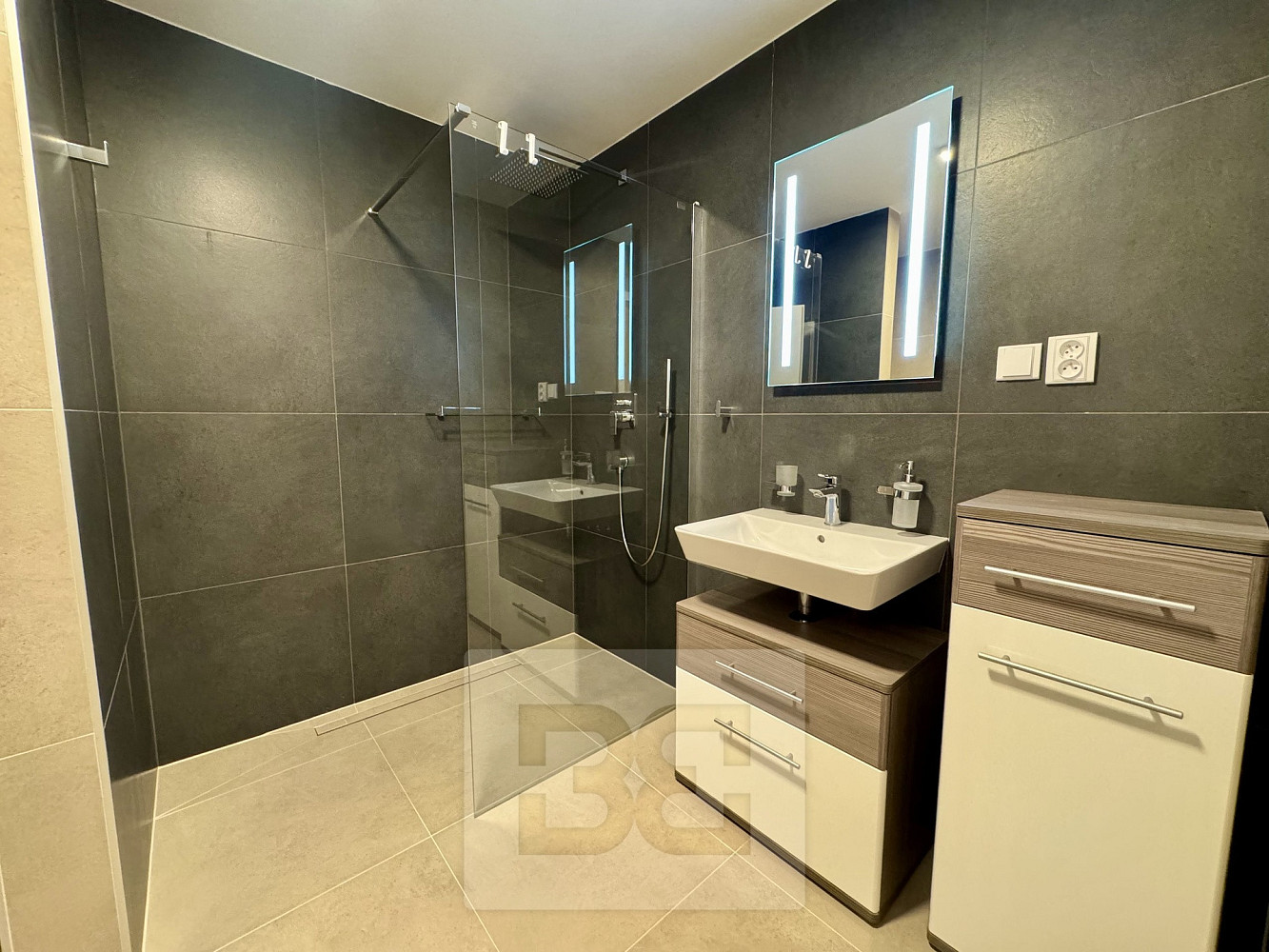 Pronájem bytu 2+kk 56 m² — photo 5