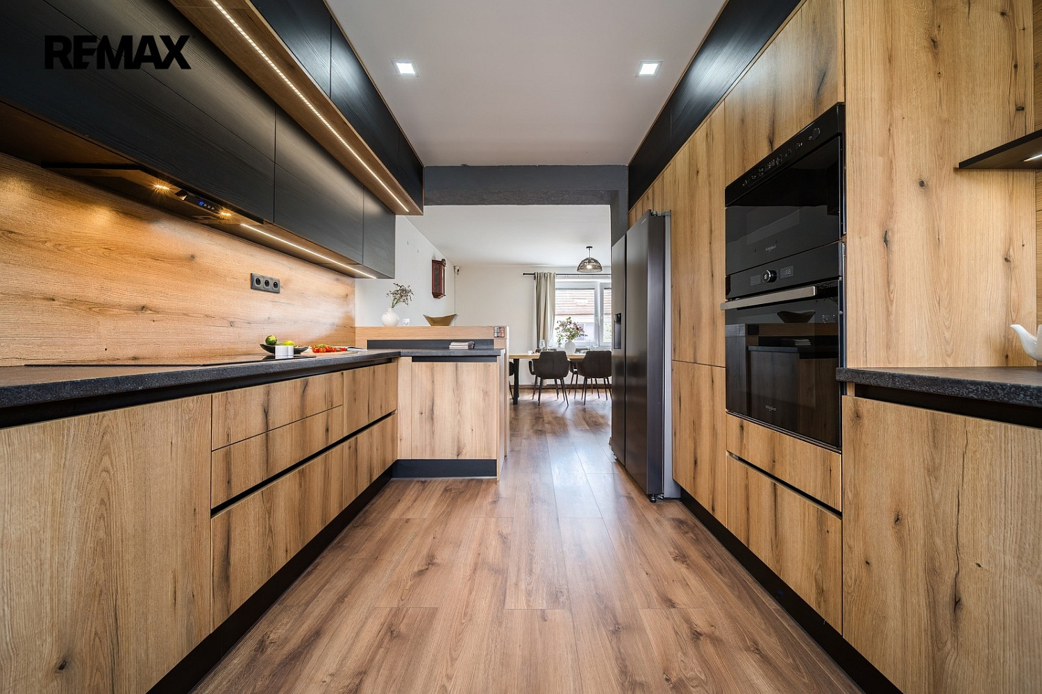 Prodej domu 290 m² s pozemkem 671 m² – pohled 4