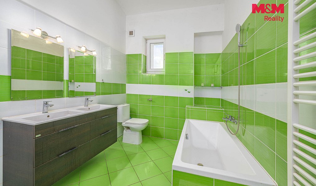 Prodej domu 177 m² s pozemkem 1 742 m², Žleby – náhled fotky 6
