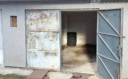 Pronájem garáž 16 m 2, OV, ul. Osvobození, Jirkov., Osvobození, Jirkov, okres Chomutov