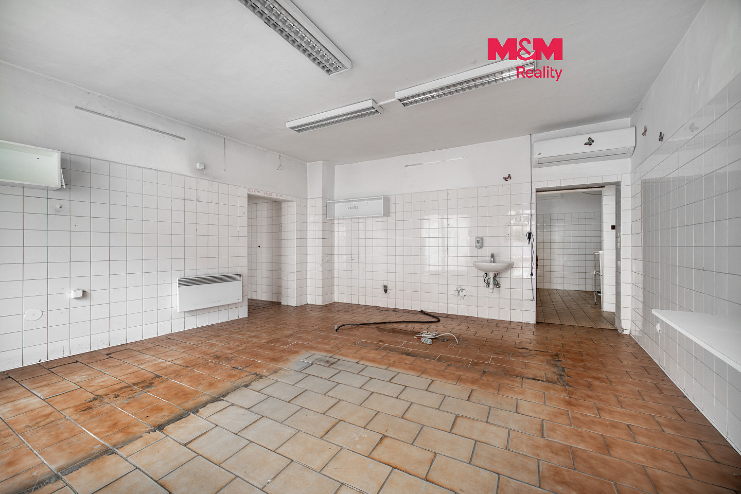 Prodej obchodních prostor 214 m²