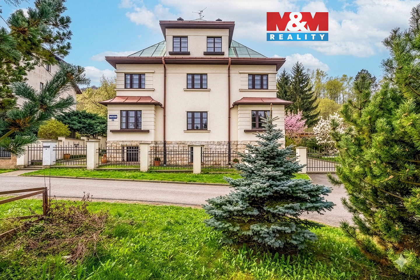Prodej domu 278 m² s pozemkem 610 m²