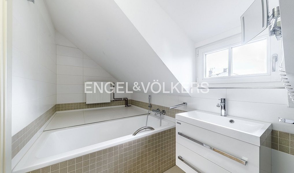 Pronájem domu 140 m² s pozemkem 218 m², Praha – náhled fotky 10