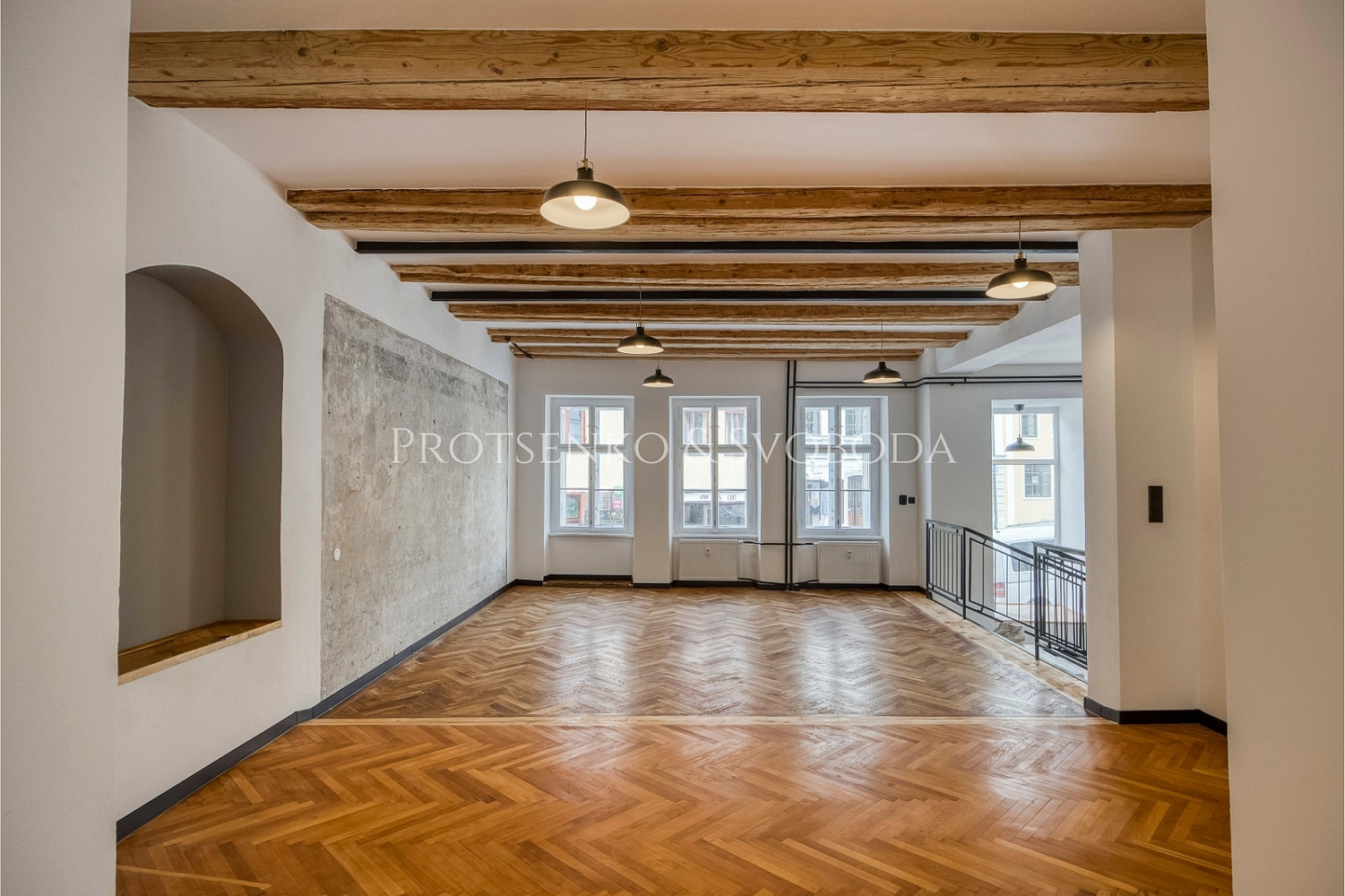 Pronájem obchodních prostor 127 m²