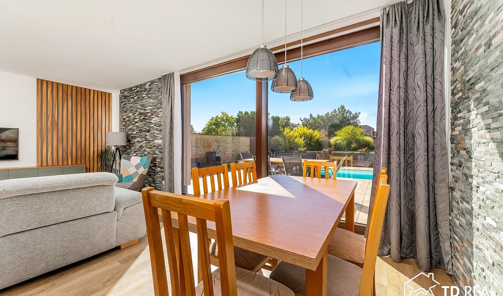 Prodej domu 207 m² s pozemkem 1 077 m², Syrovice – náhled fotky 16