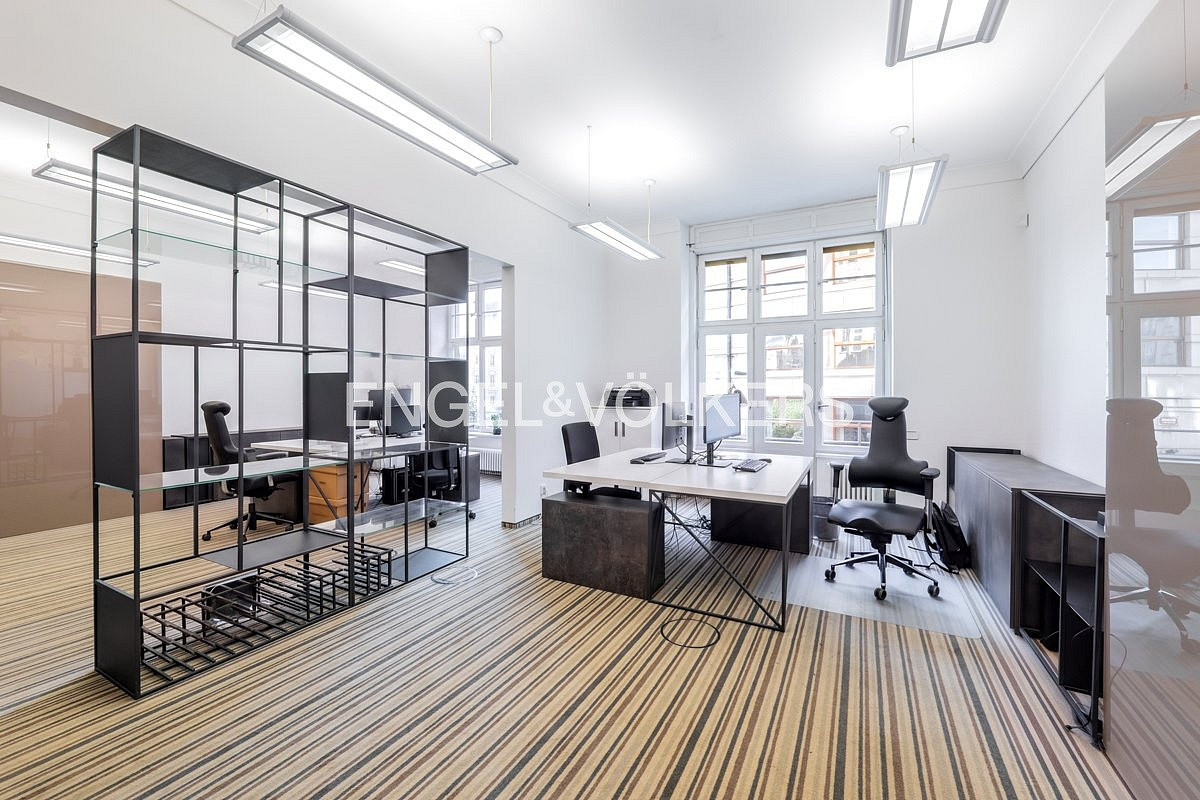 Pronájem kanceláře 282 m² – fotografie 3