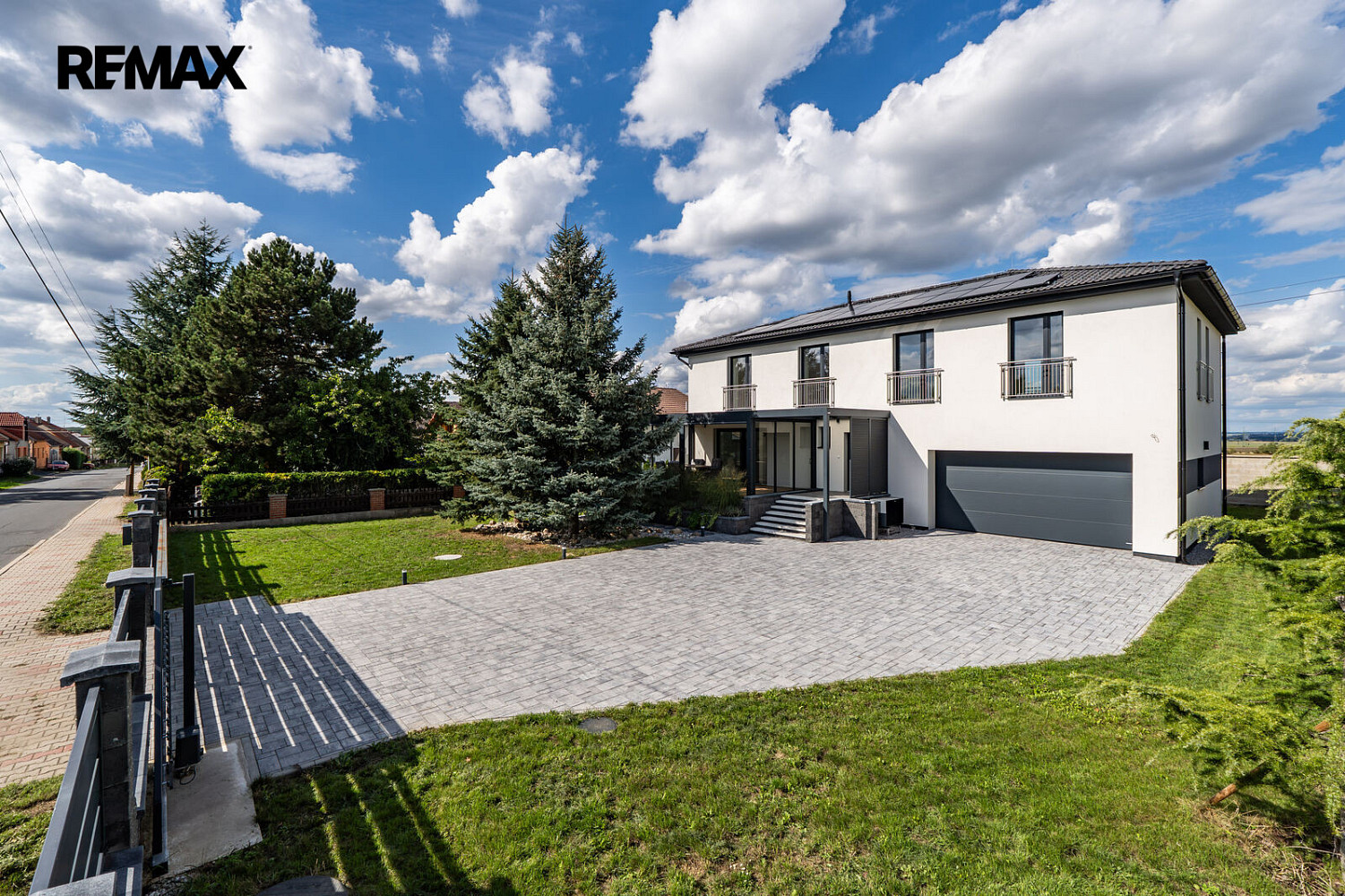 Prodej domu 329 m² s pozemkem 1 034 m² – fotografie 2