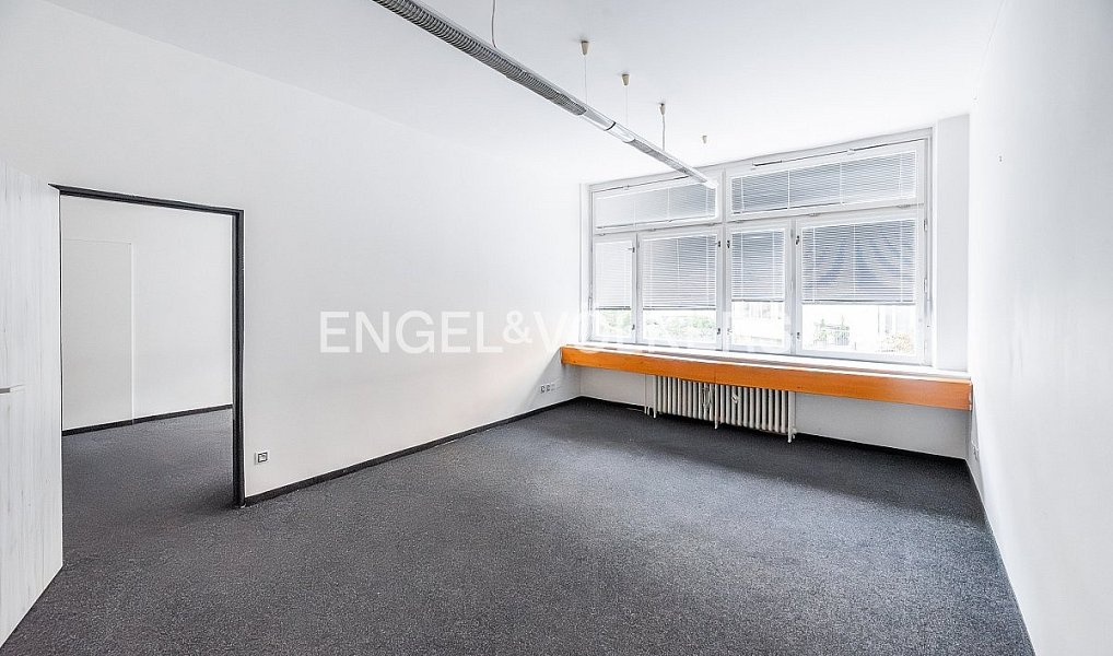 Pronájem kanceláře 40 m², Praha – náhled fotky 3