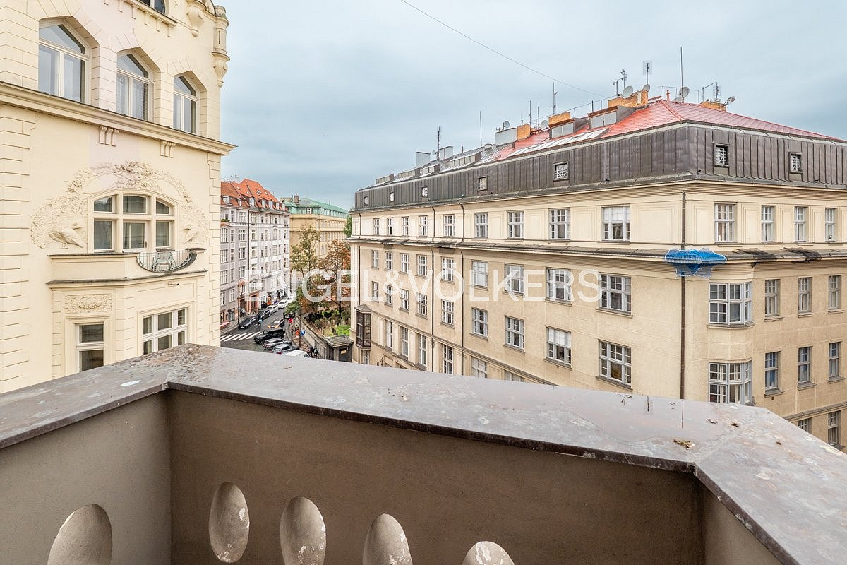 Pronájem bytu 5+1 184 m² – fotografie 2