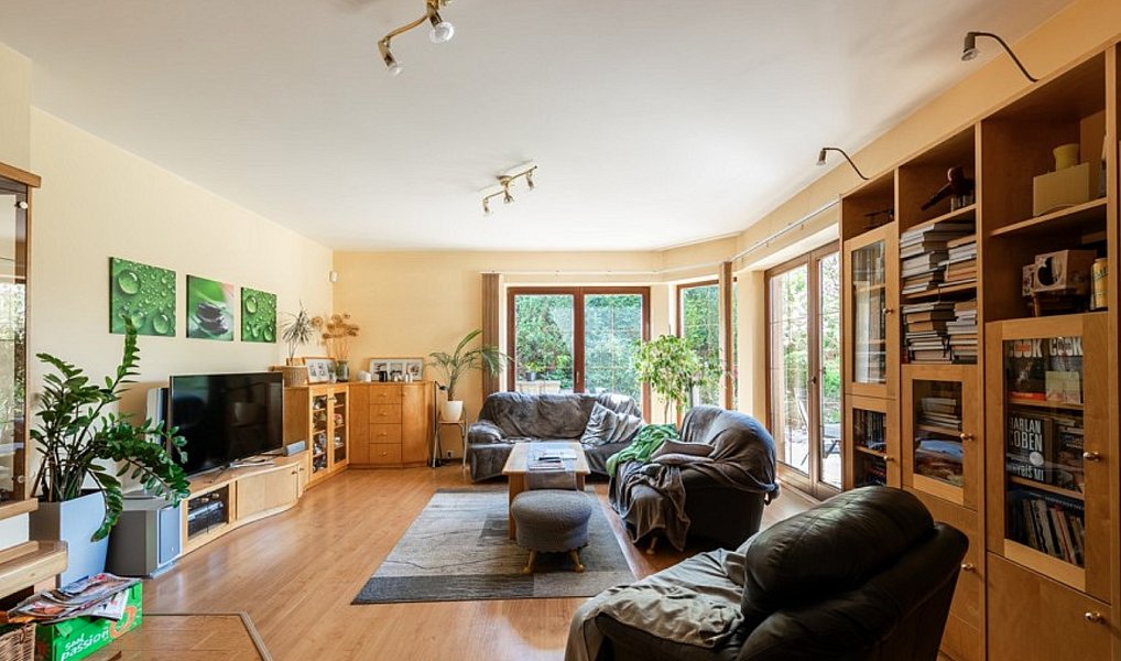 Prodej domu 376 m² s pozemkem 1 766 m², Liberec – náhled fotky 33