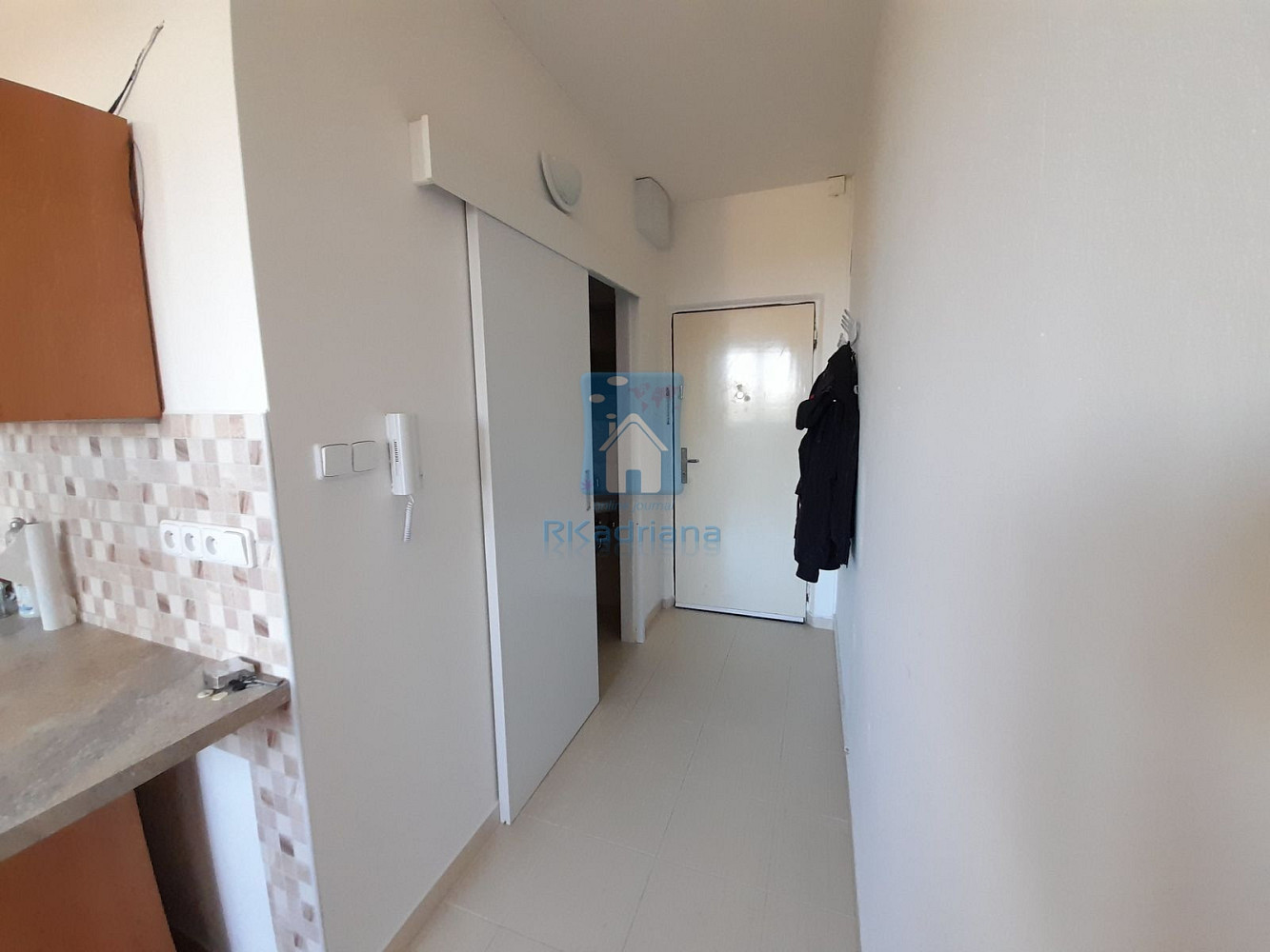 Pronájem bytu 2+kk 42 m² – fotografie 2