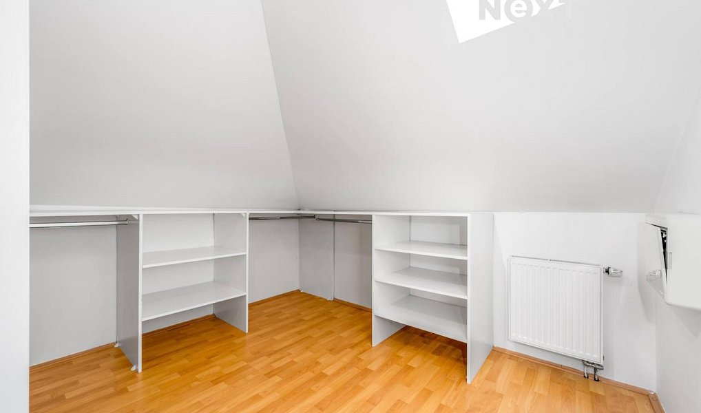 Prodej domu 337 m² s pozemkem 915 m², Praha – náhled fotky 22
