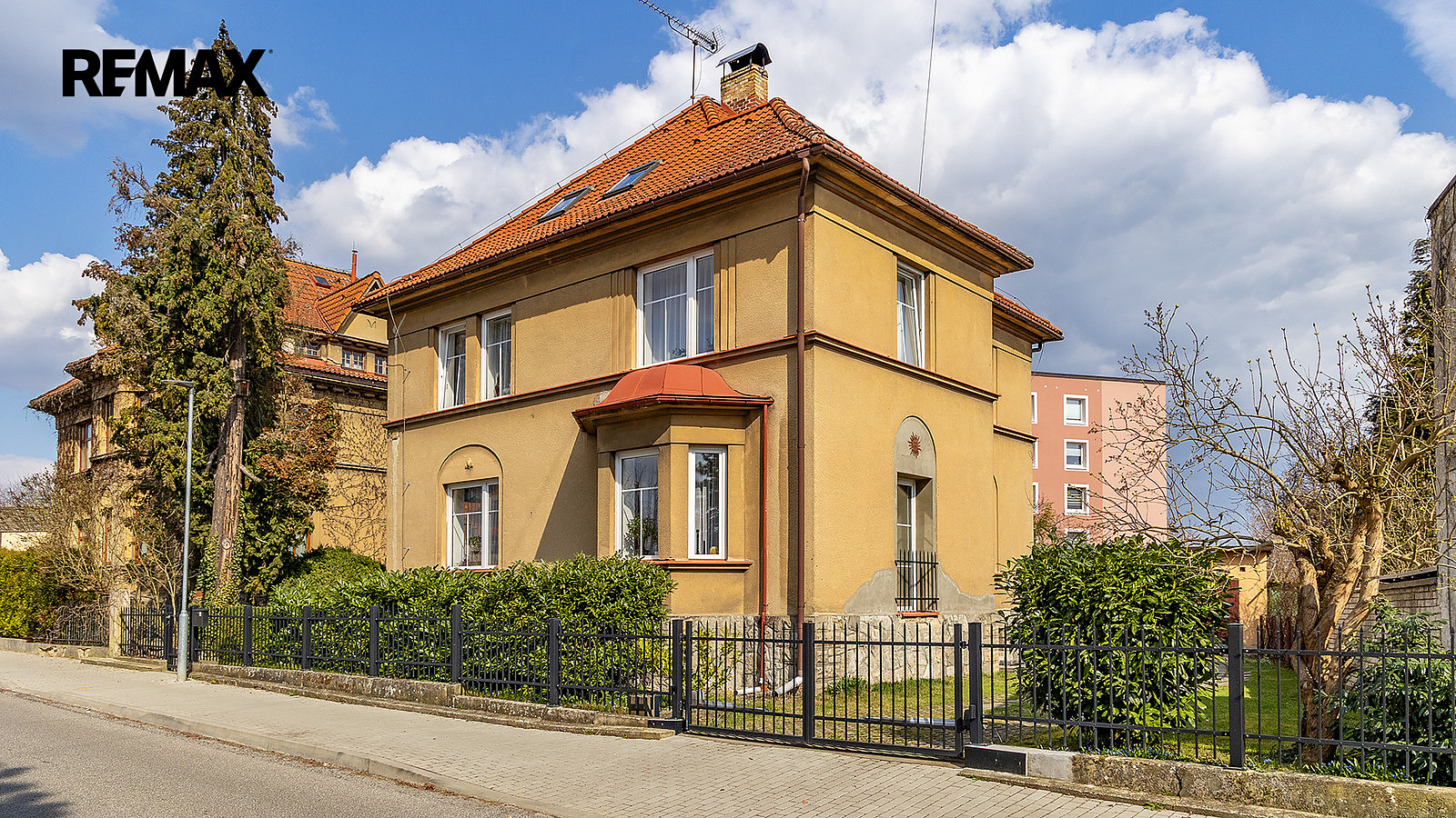 Prodej domu 294 m² s pozemkem 813 m²