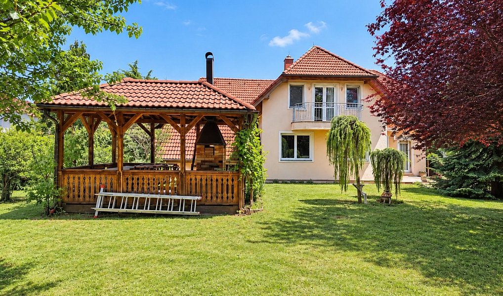 Prodej domu 331 m² s pozemkem 803 m², Praha – náhled fotky 2