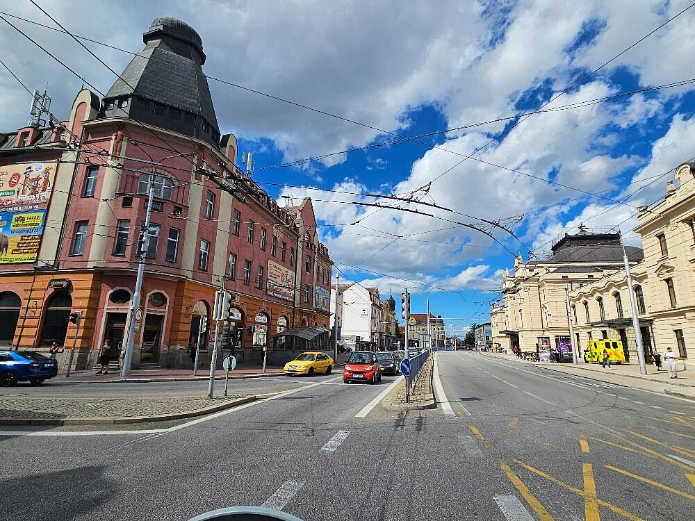 Pronájem obchodních prostor 132 m²