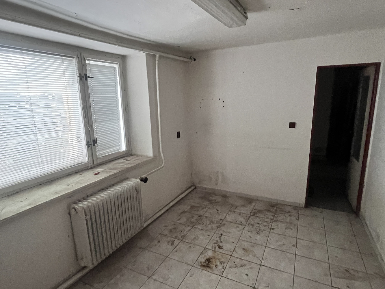 PRONÁJEM SKLADOVÉHO PROSTORU 100 m² DŮM DOLNÍ NOVOSADSKÁ - OLOMOUC – pohled 2
