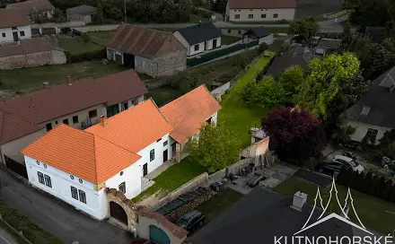 Prodej domu 414 m² s pozemkem 1 000 m², Velenka, okres Nymburk