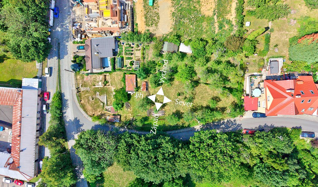 Prodej stavebního pozemku 1 013 m², Zlín – náhled fotky 3