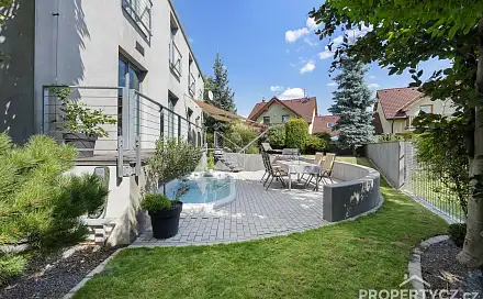 Prodej domu 345 m² s pozemkem 520 m², Žďárská, Praha 8 - Dolní Chabry
