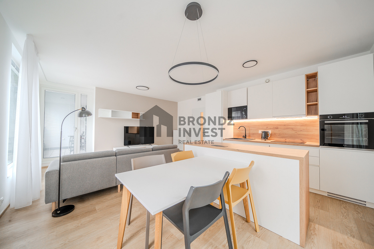 Pronájem bytu 3+kk 82 m² — photo 3