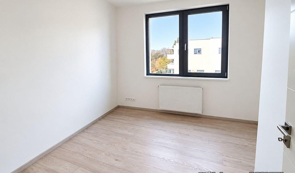 Pronájem bytu 4+kk 86 m², Praha – náhled fotky 3