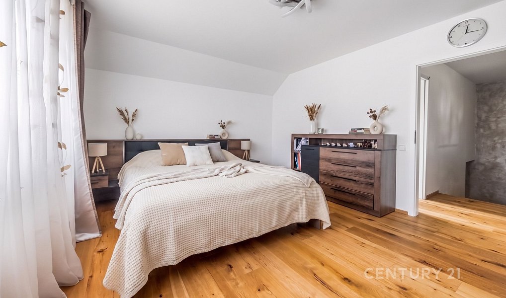 Prodej domu 189 m² s pozemkem 1 054 m², Horoušany – náhled fotky 5