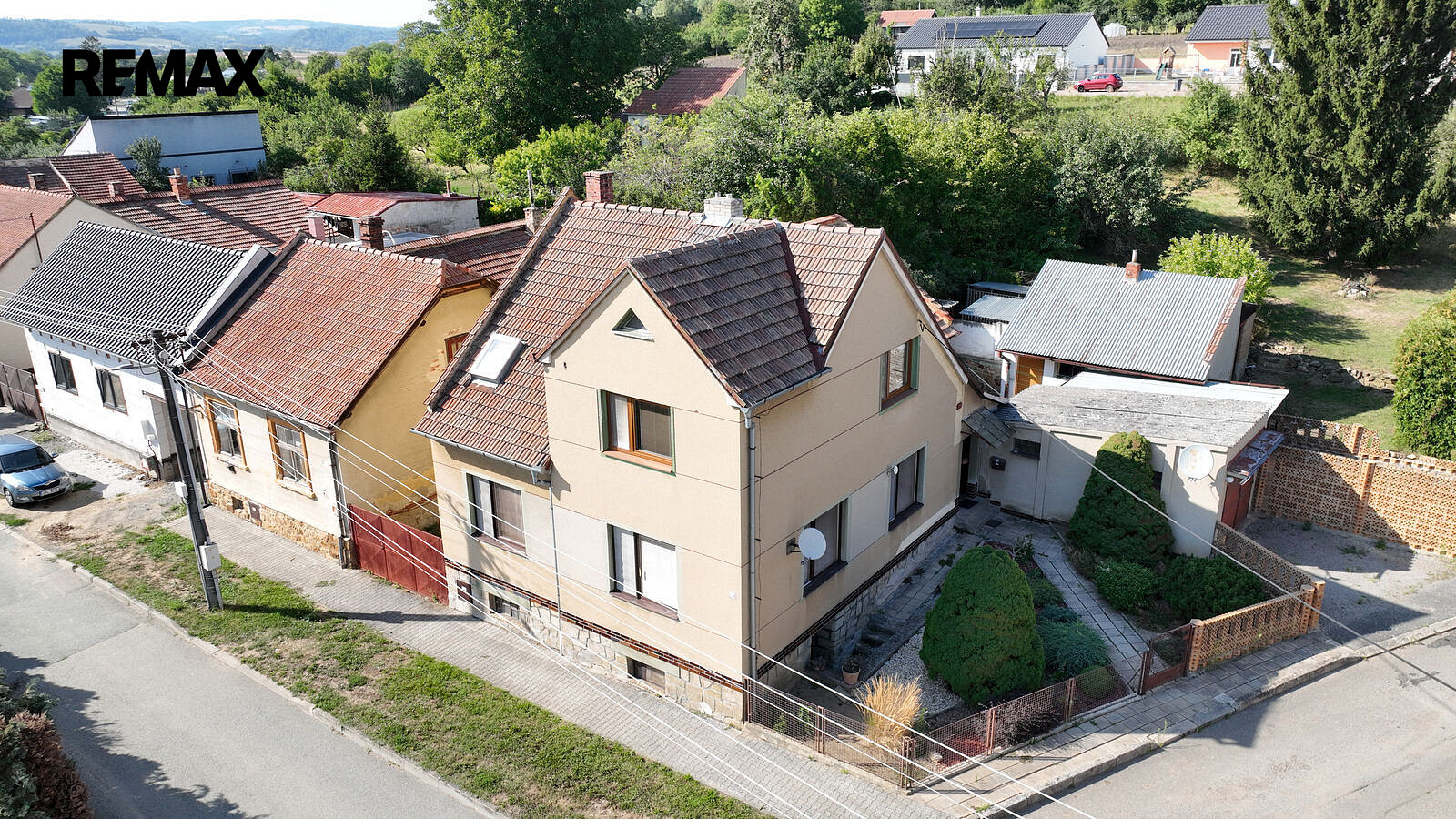 Prodej domu 145 m² s pozemkem 863 m² – fotografie 2