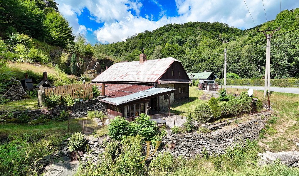 Prodej stavebního pozemku 1 301 m², Hlubočky – náhled fotky 5