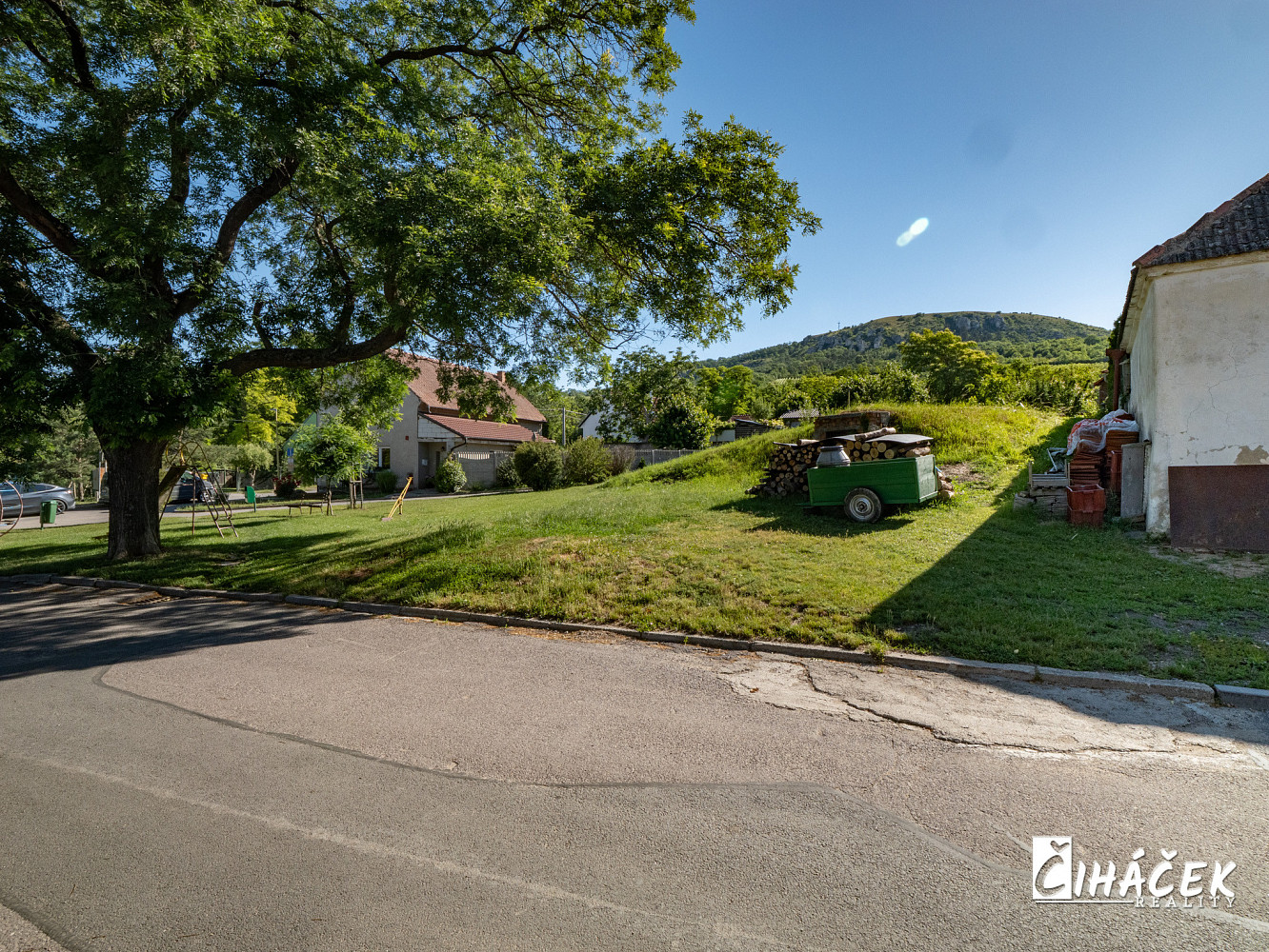 Prodej stavebního pozemku 406 m² – další
