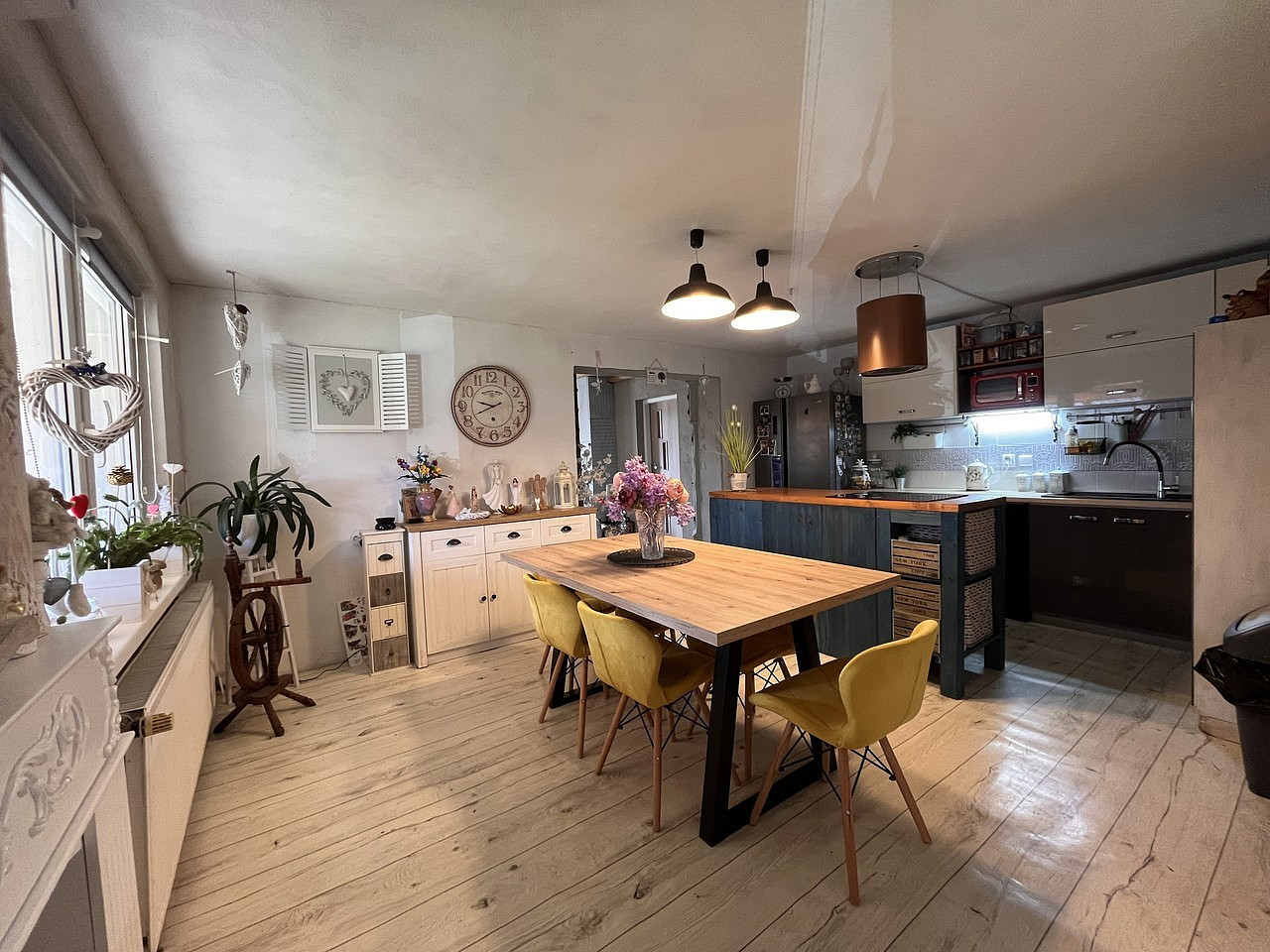 Prodej domu 257 m² s pozemkem 1 300 m² – pohled 2