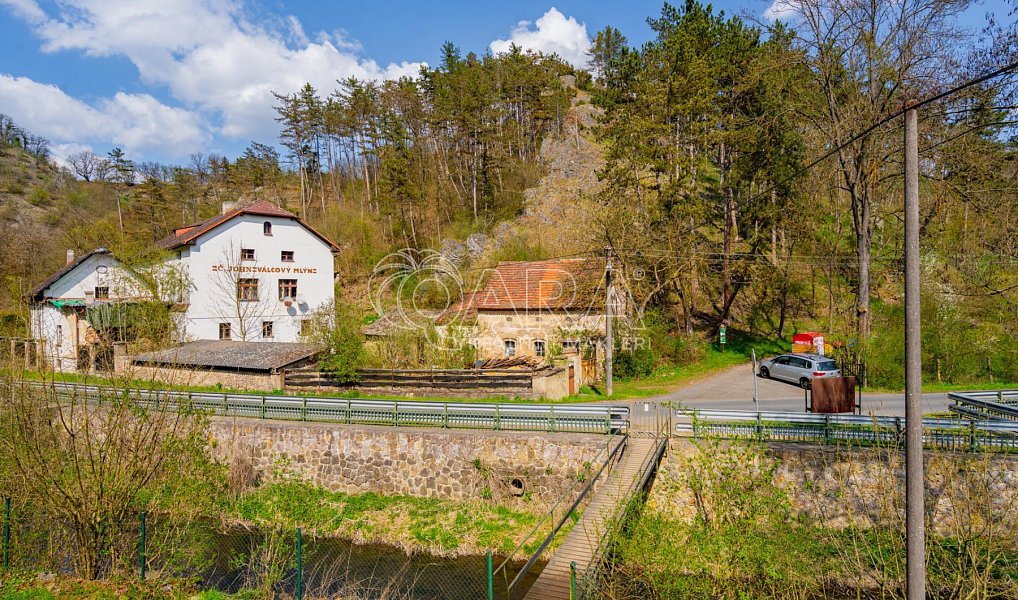 Prodej domu 312 m² s pozemkem 3 785 m², Beroun – náhled fotky 37