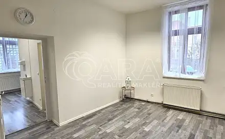 Pronájem obchodních prostor 18 m², Plzeňská, Králův Dvůr - Počaply, okres Beroun