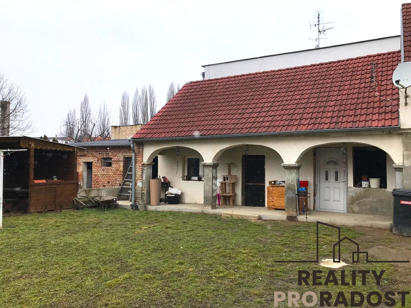 Prodej domu 200 m² s pozemkem 791 m² – fotografie 2