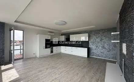 Pronájem bytu 3+kk 82 m²