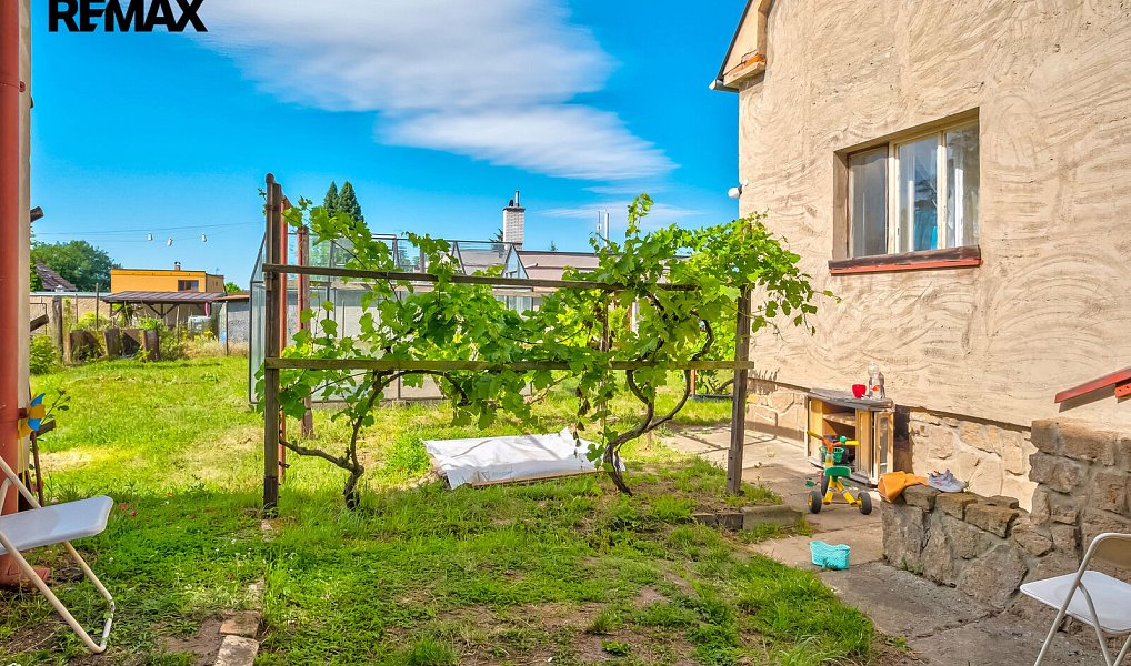 Prodej domu 260 m² s pozemkem 839 m², Vědomice – náhled fotky 8