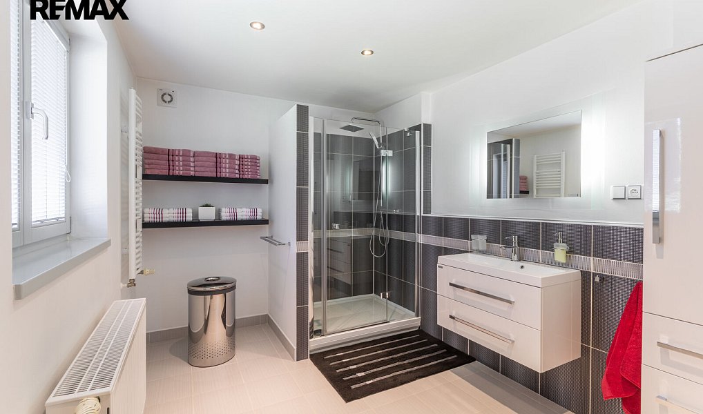 Prodej domu 227 m² s pozemkem 2 787 m², Okrouhlá – náhled fotky 11