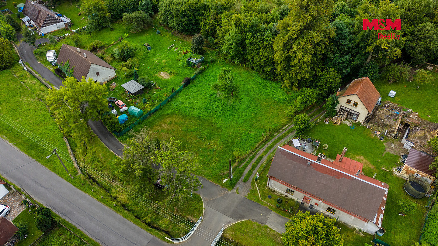 Prodej stavebního pozemku 1 071 m² – fotografie 2