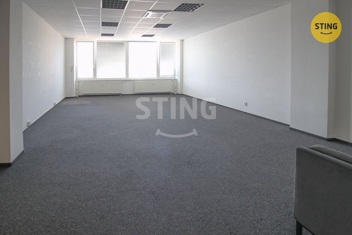 Pronájem kanceláře 60 m² – fotografie 2