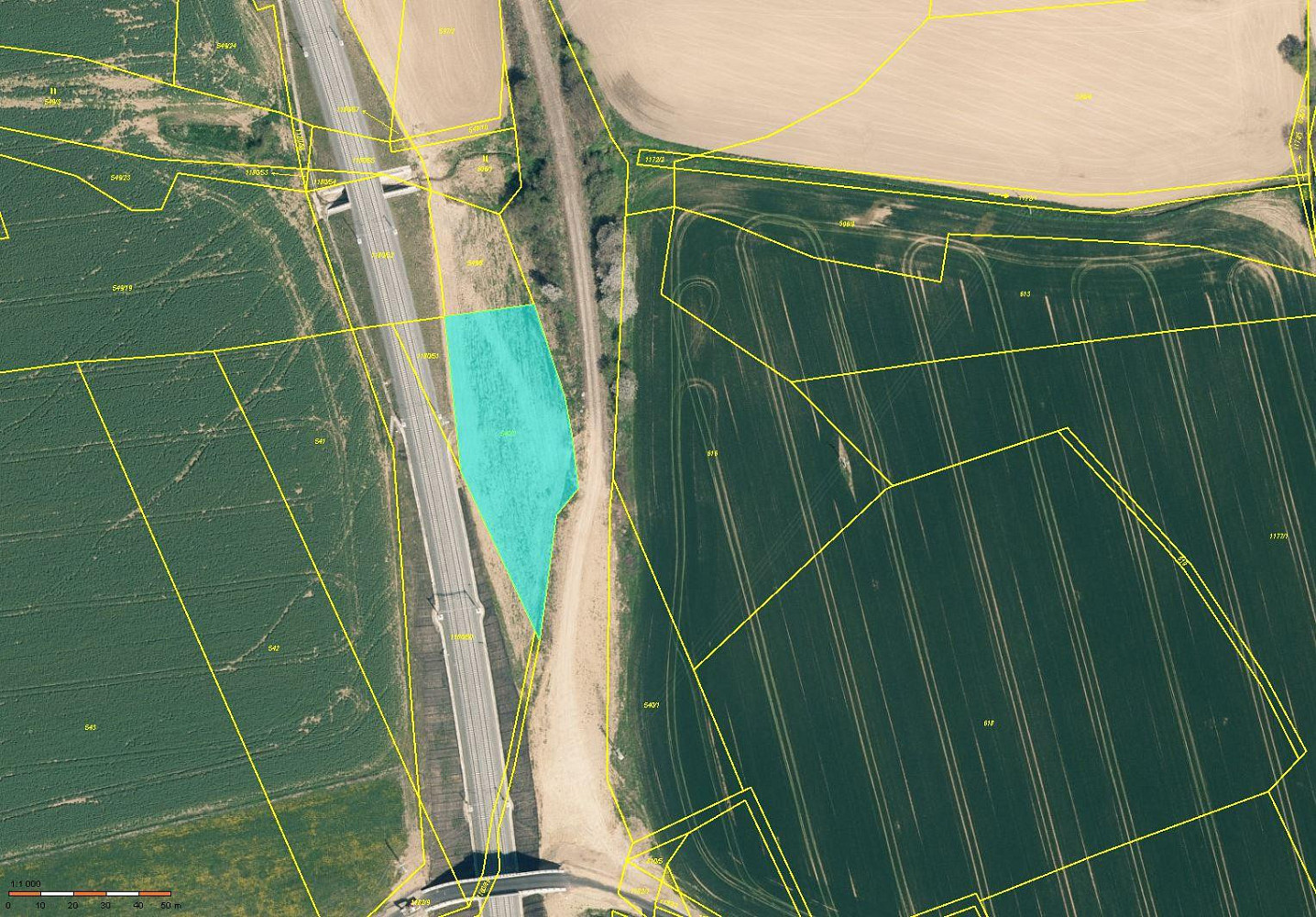 Prodej pole 2 485 m²