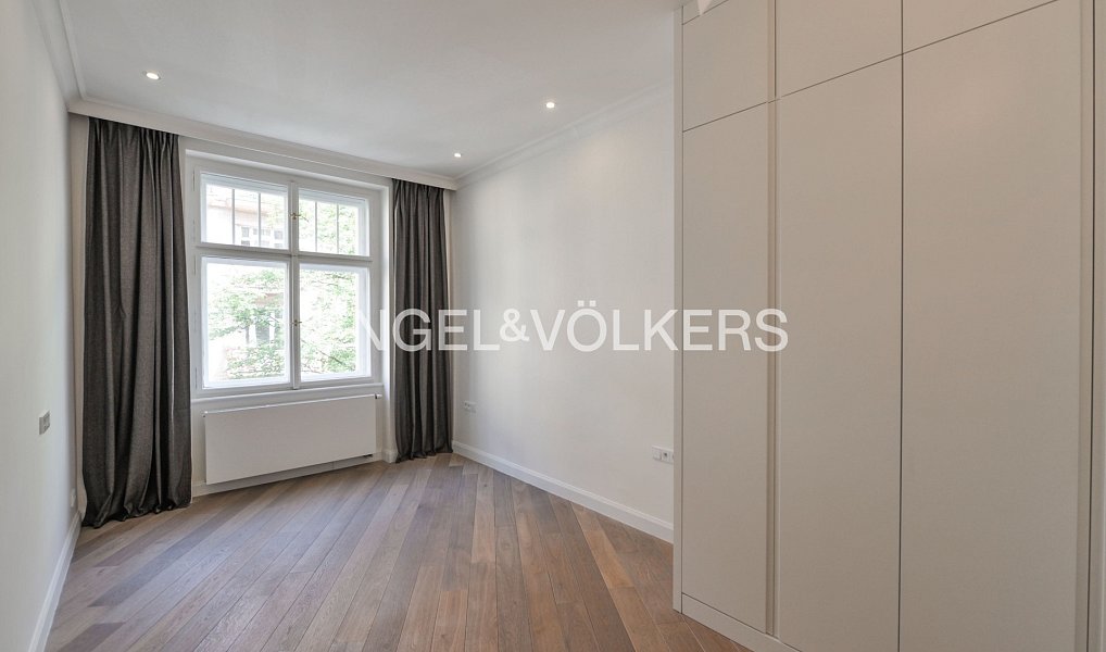 Pronájem bytu 2+kk 54 m², Praha – náhled fotky 3