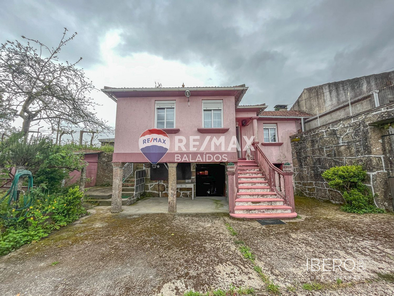 Prodej domu 800 m² s pozemkem 800 m²