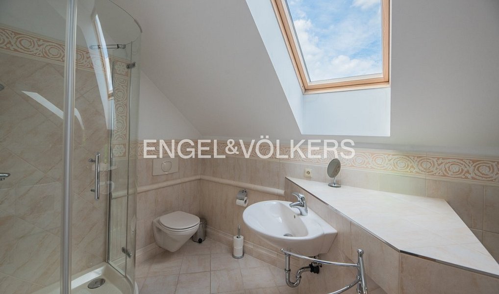Prodej domu 270 m² s pozemkem 822 m², Praha – náhled fotky 10